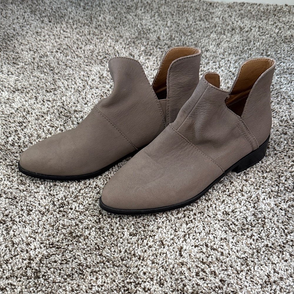 Leather Lucky Brand Taupe Ankle Booties